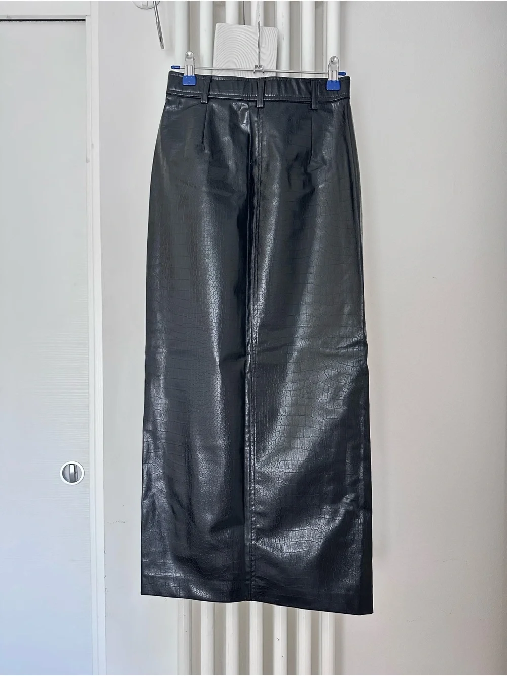 Zara Black Faux-Leather Midi Skirt in croco print
